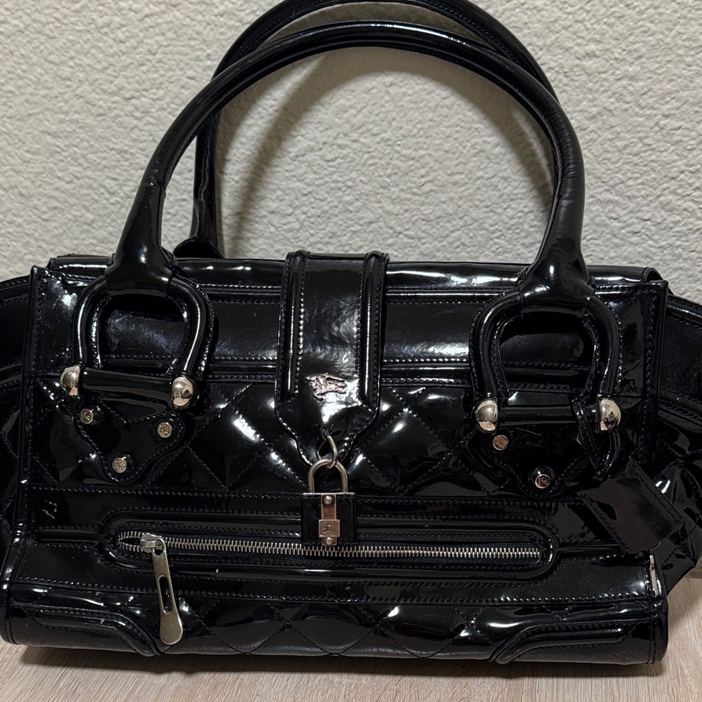 Authentic Burberry Black Patent Bag with Lock & Key (COA included) - - Picture 11 of 16